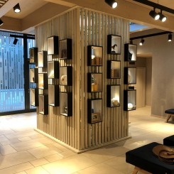 Foyer 4.jpg